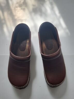 Men's Brown Leather Slip-On Clogs